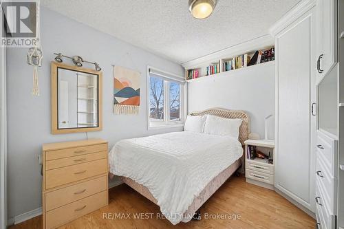 609 Four Winds Way, Mississauga, ON - Indoor Photo Showing Bedroom