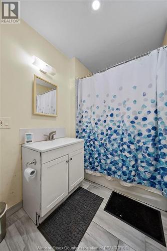609 St. Joseph, Windsor, ON - Indoor Photo Showing Bathroom