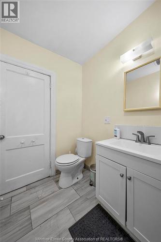 609 St. Joseph, Windsor, ON - Indoor Photo Showing Bathroom