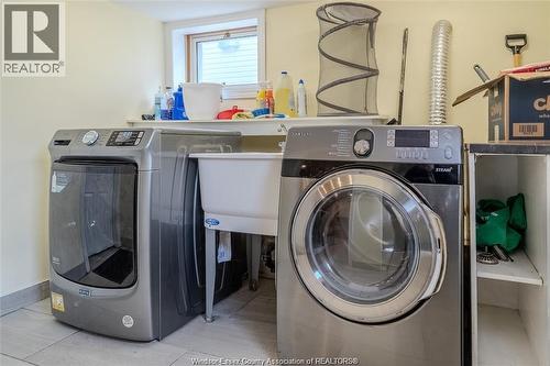 609 St. Joseph, Windsor, ON - Indoor Photo Showing Laundry Room