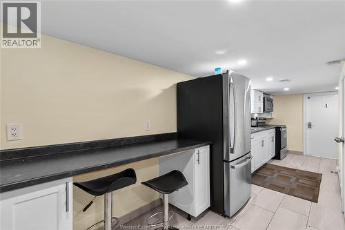 609 St. Joseph, Windsor, ON - Indoor Photo Showing Kitchen
