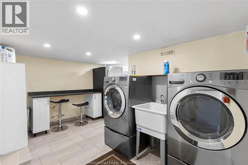 609 St. Joseph, Windsor, ON - Indoor Photo Showing Laundry Room