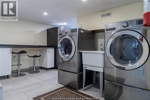 609 St. Joseph, Windsor, ON - Indoor Photo Showing Laundry Room