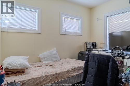 609 St. Joseph, Windsor, ON - Indoor