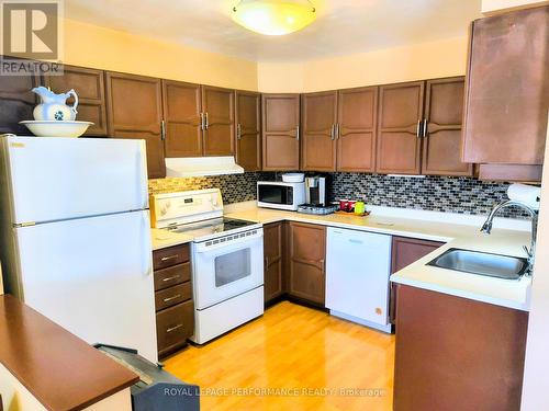 201 - 1765 Cabaret Lane, Ottawa, ON - Indoor Photo Showing Kitchen