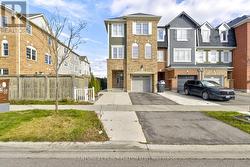 39 VANHORNE CLOSE  Brampton, ON L7A 0X8
