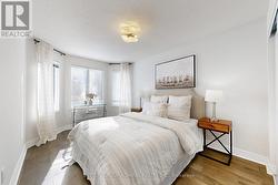 Bright large 4 bedrooms - 