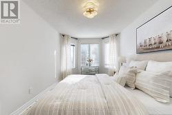 Bright large 4 bedrooms - 