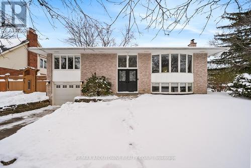 407 CANTERBURY CRESCENT  Oakville, ON L6J 5K8