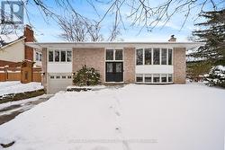 407 CANTERBURY CRESCENT  Oakville, ON L6J 5K8