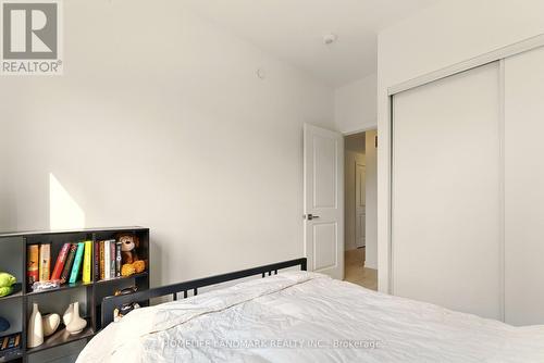 2 - 4015 Hickory Drive, Mississauga, ON - Indoor Photo Showing Bedroom