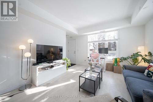 2 - 4015 Hickory Drive, Mississauga, ON - Indoor Photo Showing Living Room