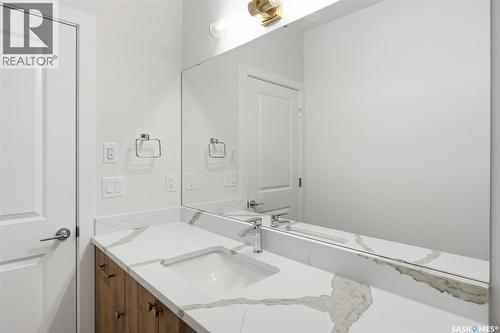 1303 101 Secord Way, Saskatoon, SK - Indoor Photo Showing Bathroom
