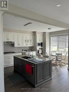 OAKVILL - 102 BURNHAMTHORPE ROAD E ROAD  Oakville, ON L6H 0X8