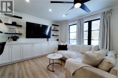 13 Unity Side Road, Caledonia, ON - Indoor Photo Showing Living Room