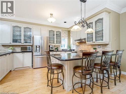 15 Trillium Terrace, Halton Hills, ON - Indoor Photo Showing Kitchen With Upgraded Kitchen