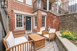 32 - 11 NIAGARA STREET W  Toronto, ON M5V 3N9