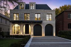 117 YONGE BOULEVARD  Toronto, ON M5M 3H2