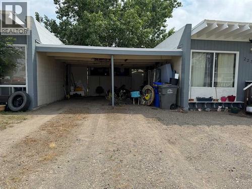 227 53 Avenue E, Claresholm, AB - Outdoor