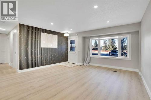 6060 Madigan Drive Ne, Calgary, AB - Indoor Photo Showing Other Room