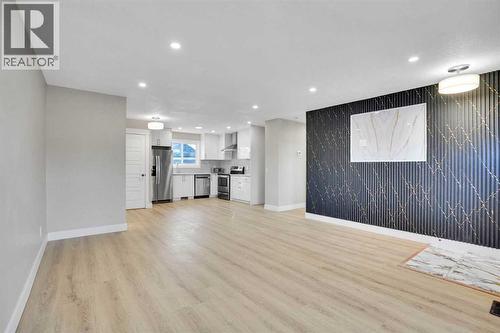 6060 Madigan Drive Ne, Calgary, AB - Indoor