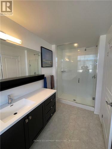 35 - 1890 Rymal Road E, Hamilton, ON - Indoor Photo Showing Bathroom