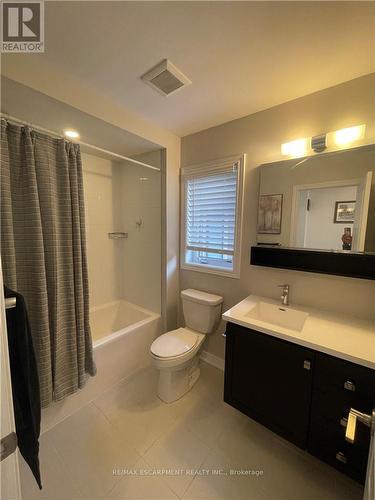 35 - 1890 Rymal Road E, Hamilton, ON - Indoor Photo Showing Bathroom