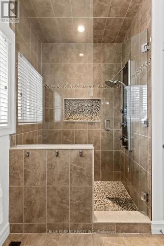 Primary ensuite with jetted shower - 3383 Pioneer Parkway, London South (South V), ON - Indoor Photo Showing Bathroom