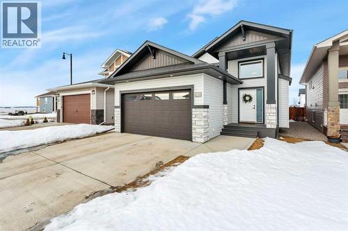 182 Norseman Close  Penhold, AB T0M 1R0