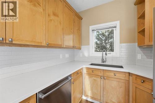 33 Prominence Park Sw, Calgary, AB - Indoor Photo Showing Kitchen