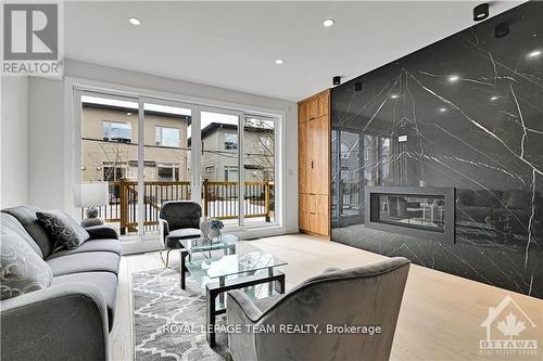 828 Alpine Avenue, Ottawa, ON - Indoor