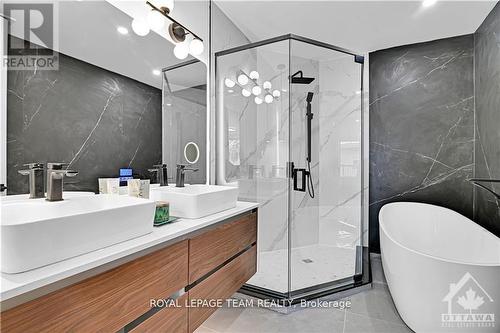 5 PC ENSUITE - 828 Alpine Avenue, Ottawa, ON - Indoor Photo Showing Bathroom