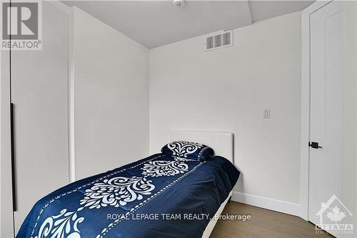 828 Alpine Avenue, Ottawa, ON - Indoor Photo Showing Bedroom