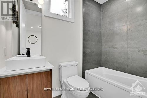 4 PC ENSUITE - 828 Alpine Avenue, Ottawa, ON - Indoor Photo Showing Bathroom
