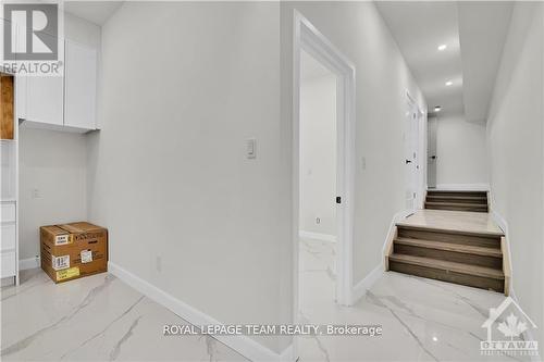 828 Alpine Avenue, Ottawa, ON - Indoor Photo Showing Other Room