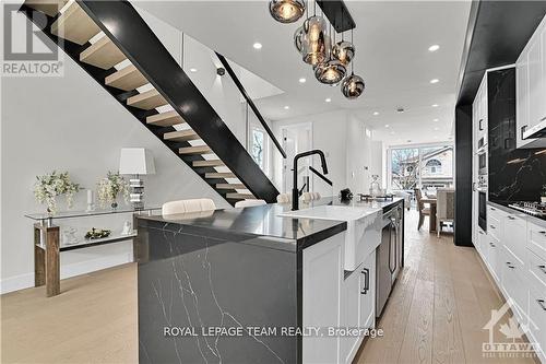 828 Alpine Avenue, Ottawa, ON - Indoor