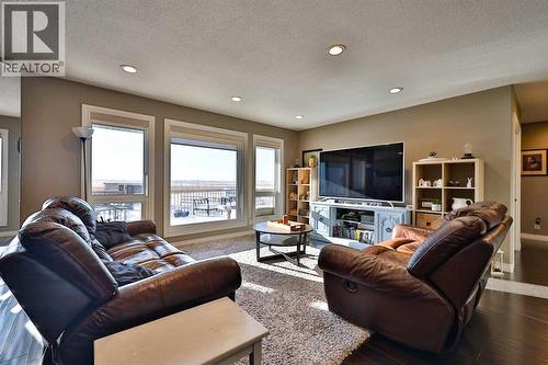 233073 Twp Rd 45, Spring Coulee, AB - Indoor Photo Showing Living Room
