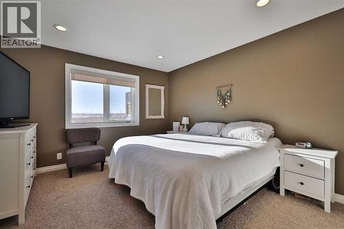 233073 Twp Rd 45, Spring Coulee, AB - Indoor Photo Showing Bedroom