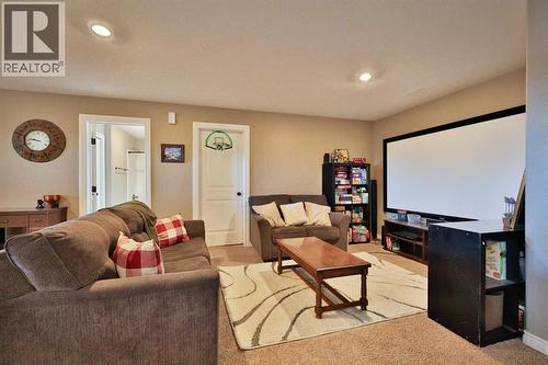 233073 Twp Rd 45, Spring Coulee, AB - Indoor Photo Showing Living Room