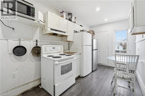 90 Sherman Avenue, Hamilton, ON - Indoor Photo Showing Kitchen