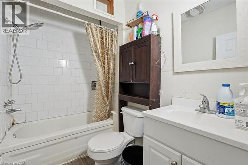 90 Sherman Avenue, Hamilton, ON - Indoor Photo Showing Bathroom