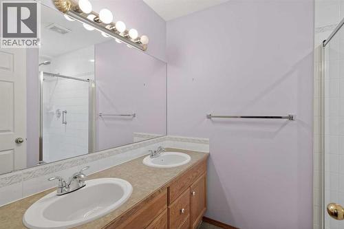 25 Westfall Drive, Okotoks, AB - Indoor Photo Showing Bathroom