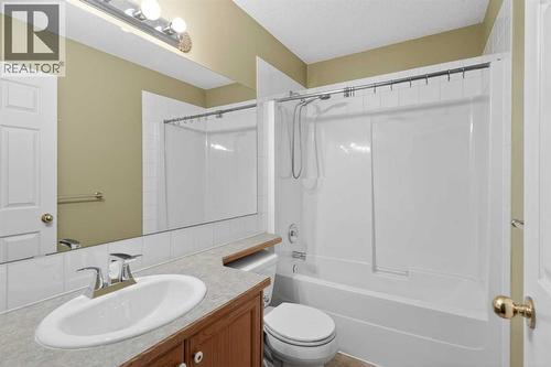 25 Westfall Drive, Okotoks, AB - Indoor Photo Showing Bathroom