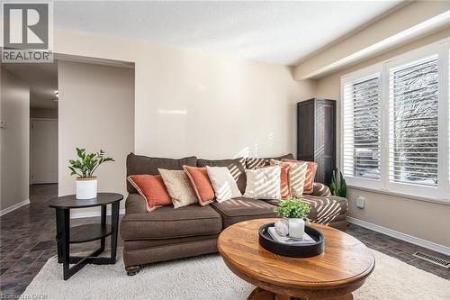 216 Northlake Drive, Waterloo, ON - Indoor Photo Showing Living Room