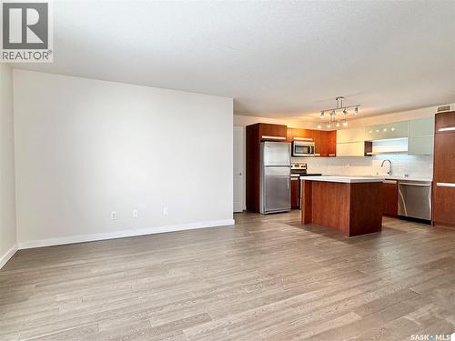 1207 1015 Patrick Crescent, Saskatoon, SK - Indoor Photo Showing Kitchen