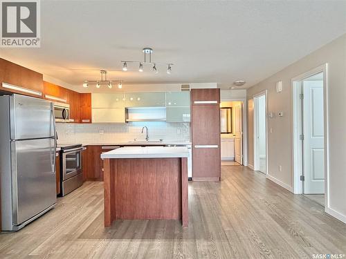 1207 1015 Patrick Crescent, Saskatoon, SK - Indoor Photo Showing Kitchen With Stainless Steel Kitchen