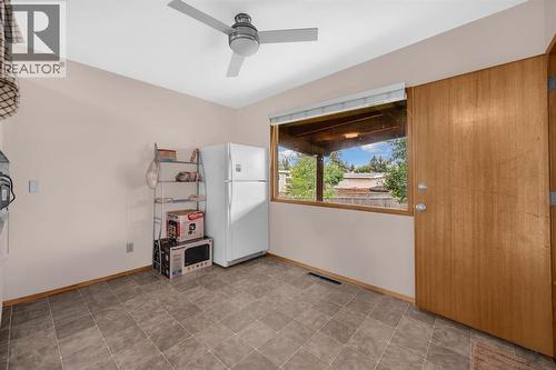 4013 Vance Place Nw, Calgary, AB - Indoor Photo Showing Other Room