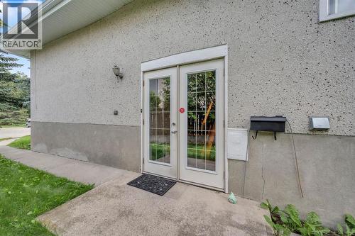 4013 Vance Place Nw, Calgary, AB - Outdoor