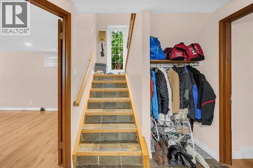 4013 Vance Place Nw, Calgary, AB - Indoor Photo Showing Other Room