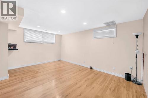 4013 Vance Place Nw, Calgary, AB - Indoor